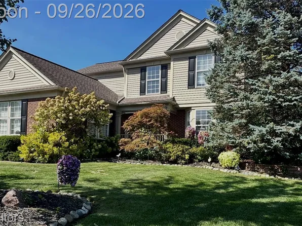 48760 5th Ave, Canton, MI 48188