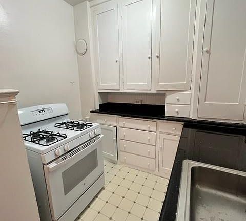 4th image of 3333 Broderick St APT 203