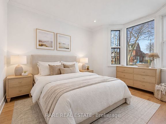 17th image of 283 Chisholm Ave