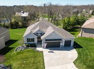 4084 NE Chapel Manor Dr, Lees Summit, MO 64064