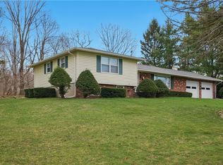 6 Hillcrest Dr, Penn Yan, NY 14527