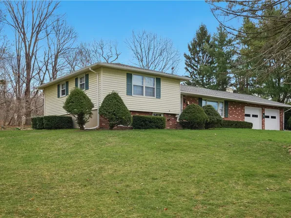 6 Hillcrest Dr, Penn Yan, NY 14527