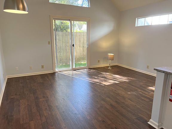 3rd image of 107 Palmetto St