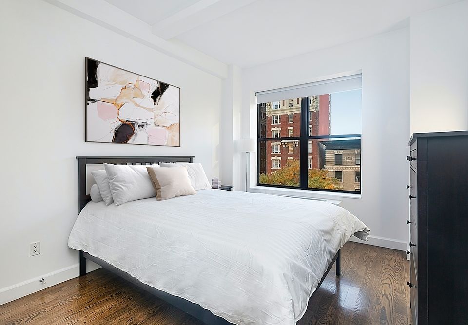 1st image of 212 W 91st St APT 925