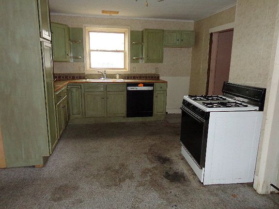 3rd image of 312 Belmont St