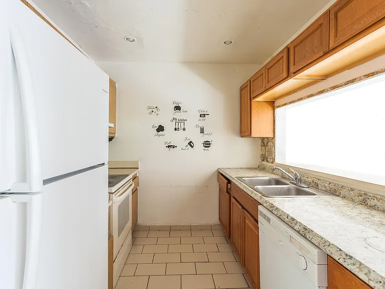 5080 Elmhurst Rd E #C — Photo 7