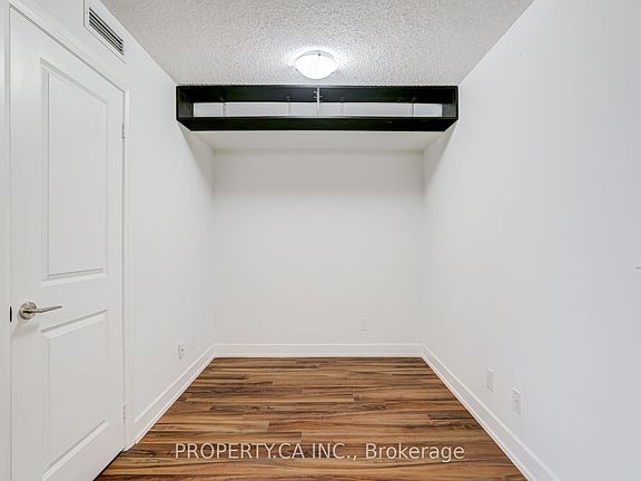 5th image of 6 Eva Rd #1109