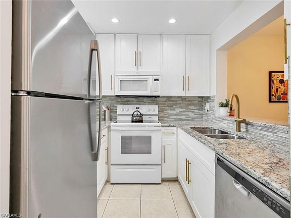 4th image of 801 River Point Dr APT 203A