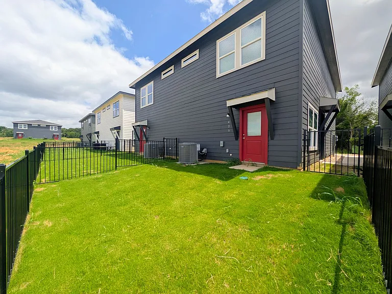 3501 E Renfro St #406 — Photo 3