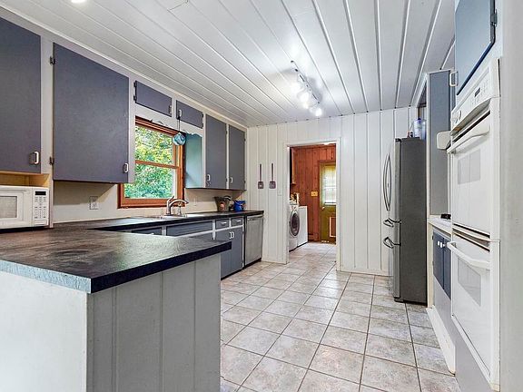 4th image of 160 Wiley Rd