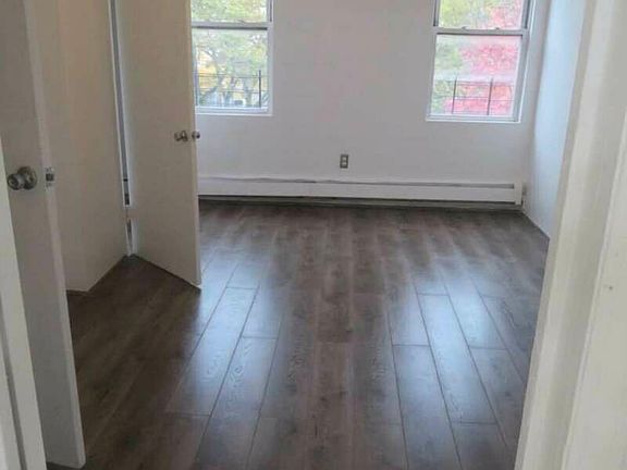 4th image of 225 Franklin Ave #2