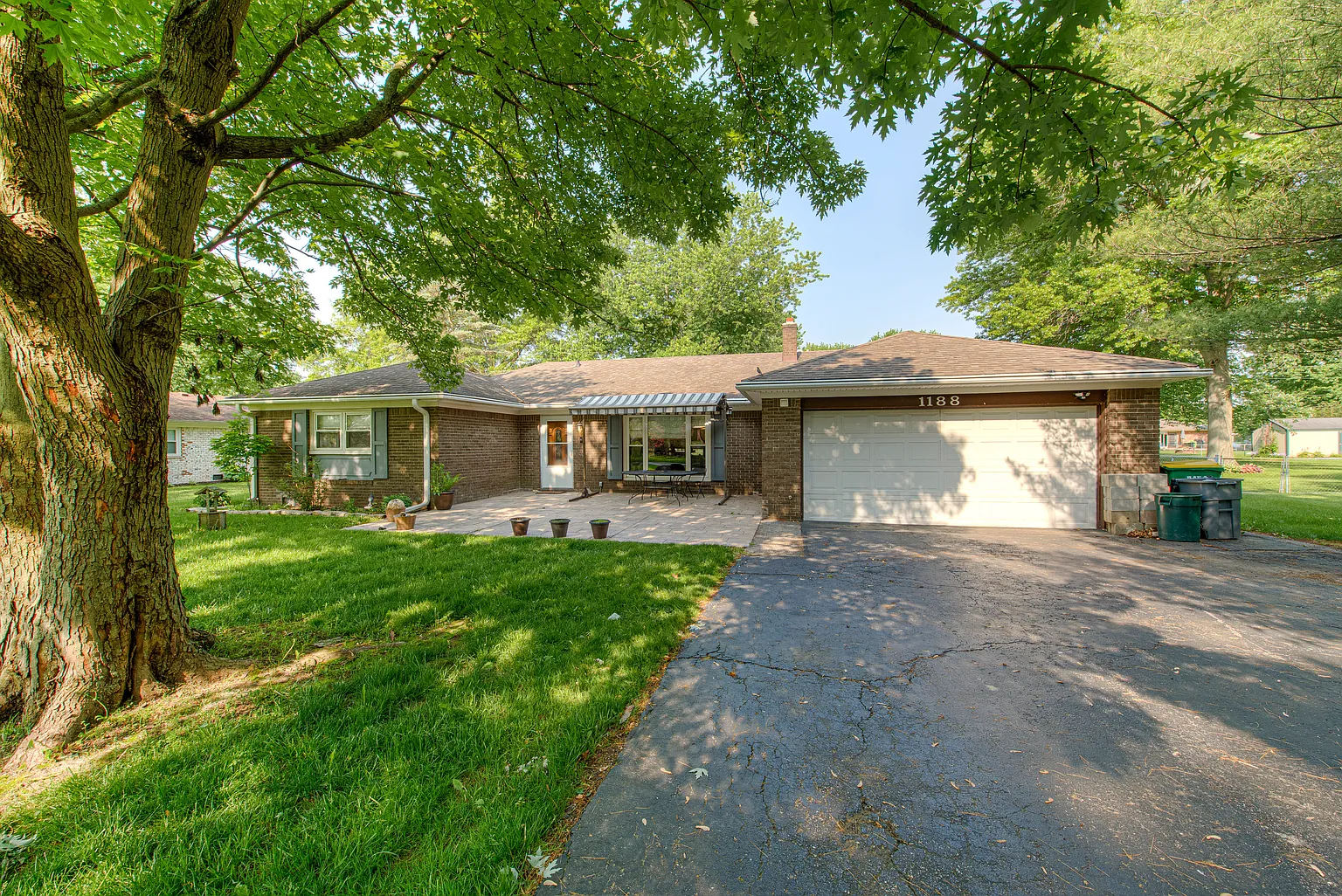 1188 Ledgewood Ln photo 1