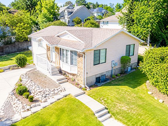 3rd image of 895 Quail Valley Dr