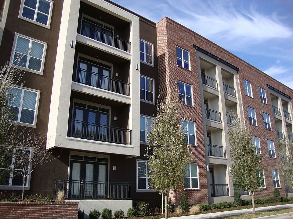 1st image of 1707 N Hall St APT 124