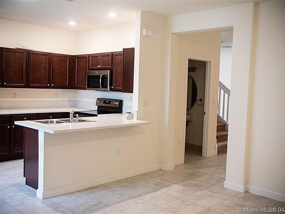 5th image of 10334 W 33rd Ln #10334