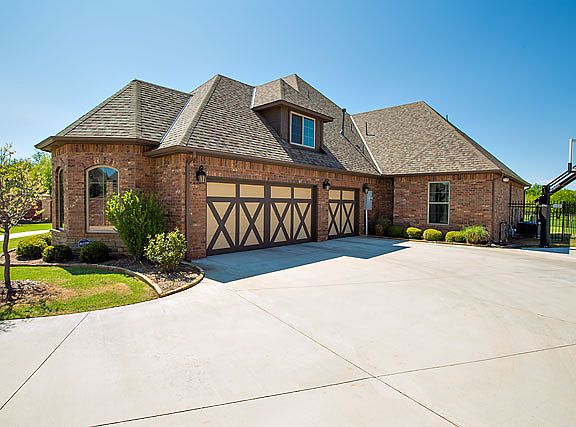 3rd image of 1217 W Flowering Peach Way