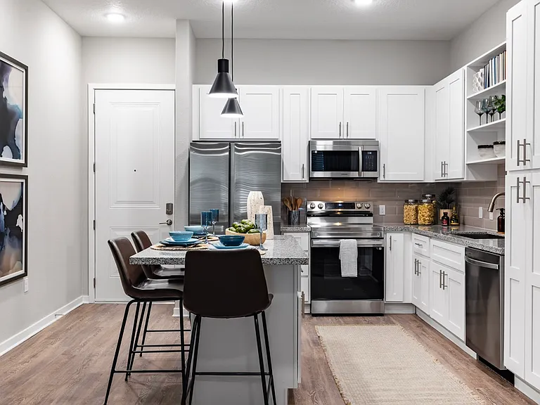 Aston Park Luxury Apartments — Photo 16