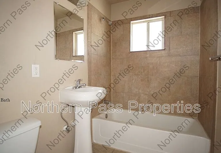 8604 Lawson St #3 — Photo 11