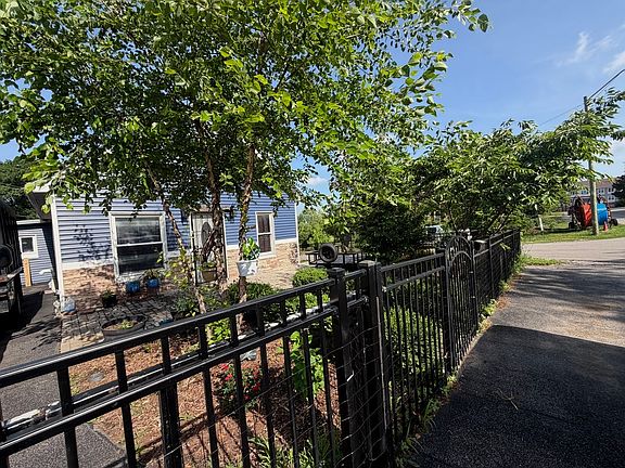 3rd image of 509 Fairbanks Ave