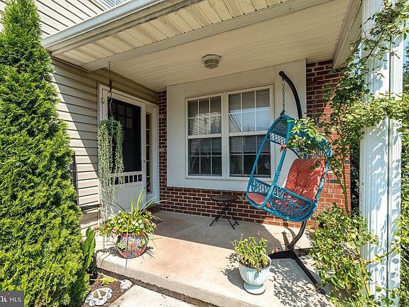 4th image of 598 Thistle Dr
