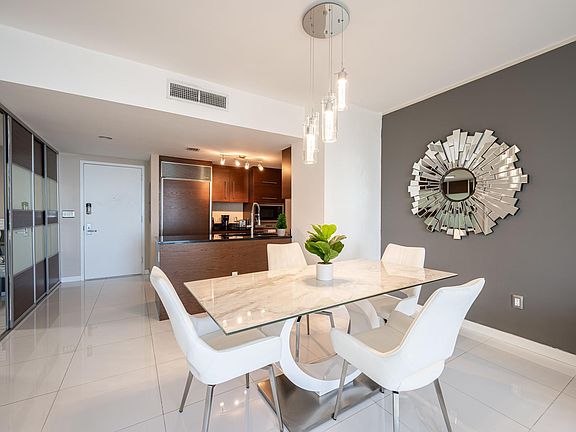 3rd image of 485 Brickell Ave APT 3709