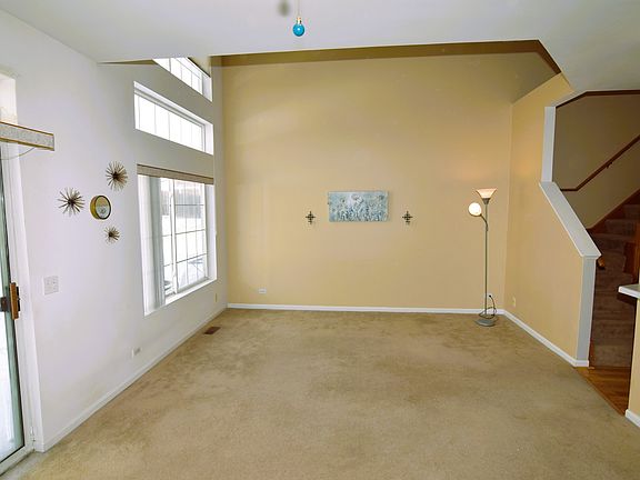 2nd image of 939 Mesa Dr