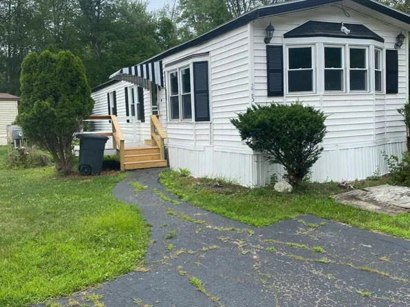 305 Turnpike St Trailer 225, South Easton, MA 02375