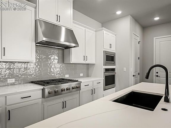 5th image of 9286 Wolf Valley Dr