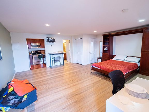 3rd image of 9520 Rainier Ave S APT 101