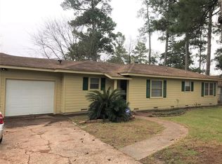 1015 Pear Dr, Huntsville, TX 77320