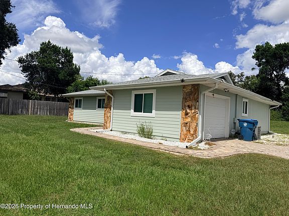 2nd image of 13435 Linden Dr