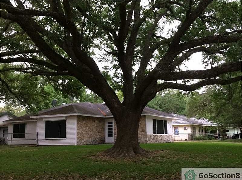1st image of 1004 E Camp Cir