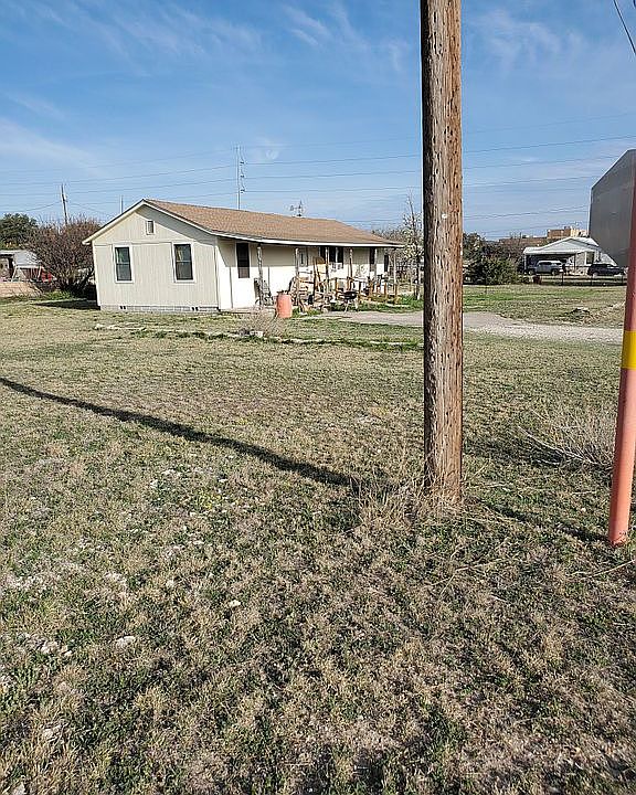 101 N 3rd St, Mertzon, TX 76941 Zillow