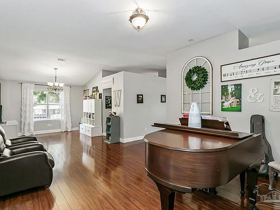 3rd image of 3104 Lost Creek Dr