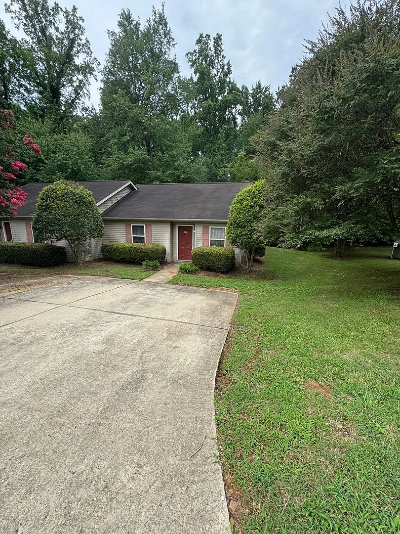 107 Bogey Lane — Photo 1