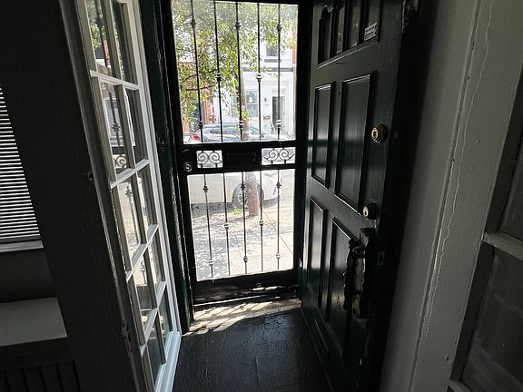 4th image of 916 S 8th St Floor 1