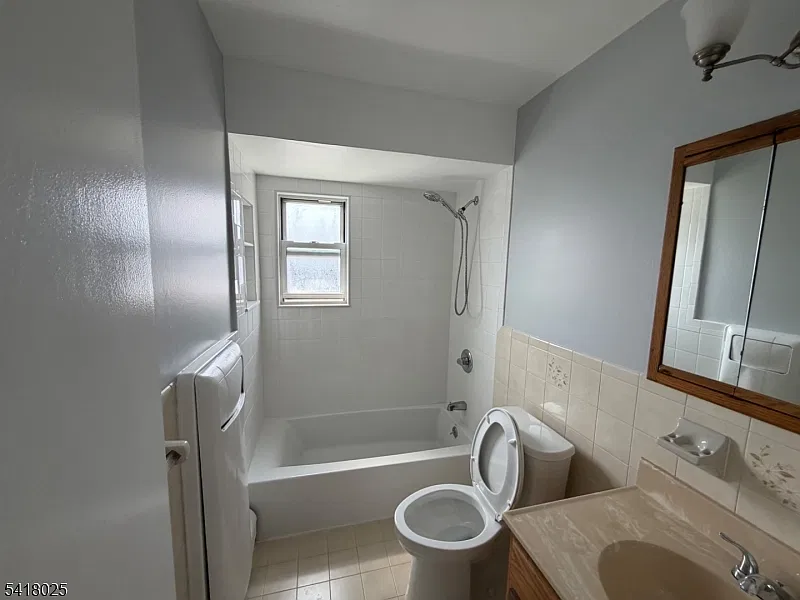 1 bed, 1.0 bath, 750 sqft, $2,000 — Photo 4