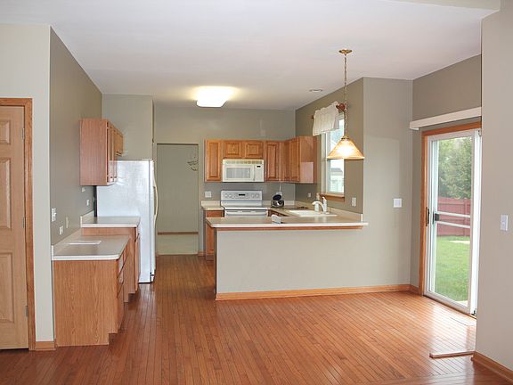 4th image of 11845 Niagra Ln