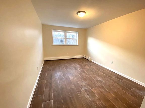 5th image of 106 Bay 43rd St Floor 1