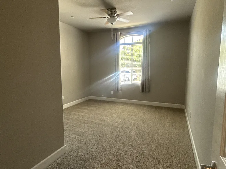 1413 Johnson Ln — Photo 5