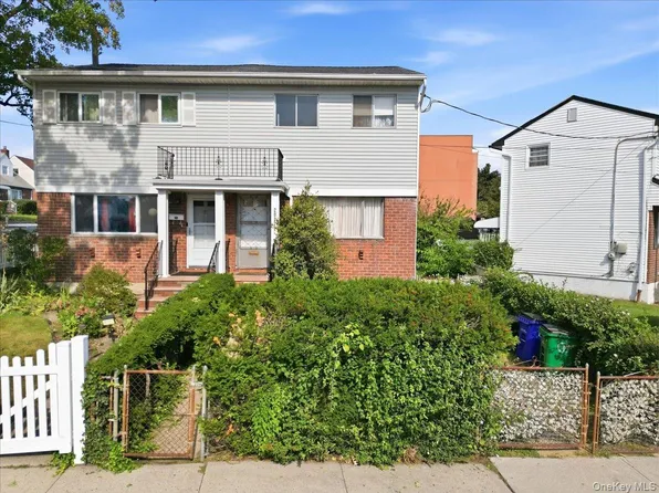 20229 120th Avenue, Saint Albans, NY 11412