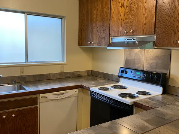 175 Los Robles Rd #9, Novato, CA 94949