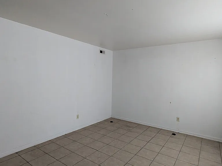 401 Advocate Ct #C — Photo 3