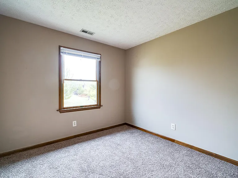 230 N Gebhart Church Rd — Photo 15
