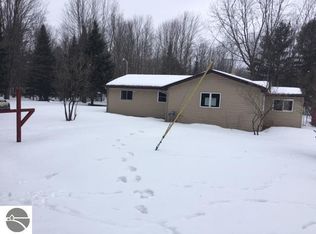 598 Davis St, Lake, MI 48632
