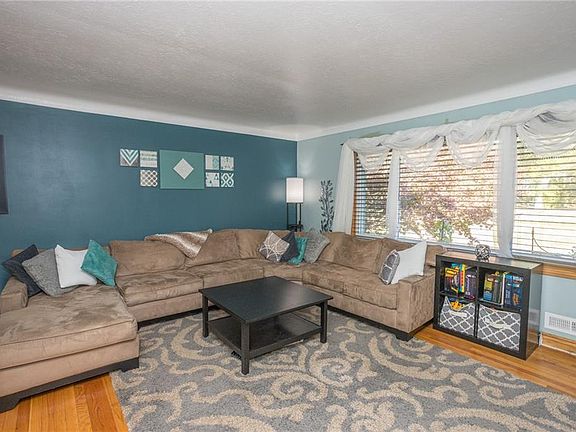 3rd image of 4624 Lansing Dr