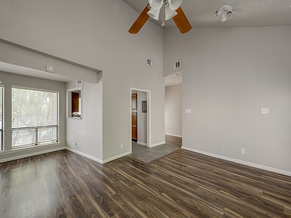 5th image of 2612 San Pedro St APT 112