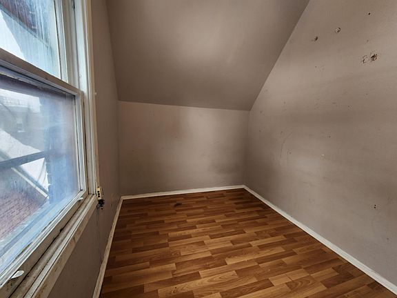 4th image of 67 Daly Ave #1018256