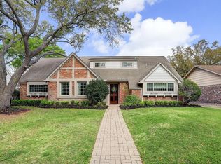 8006 Meadowglen Ln, Houston, TX 77063