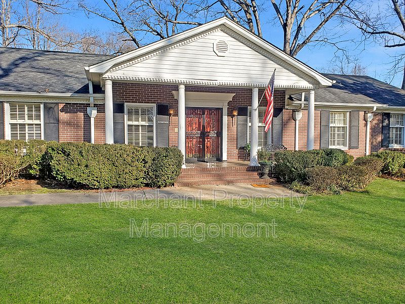 1st image of 37 Chanticleer Dr